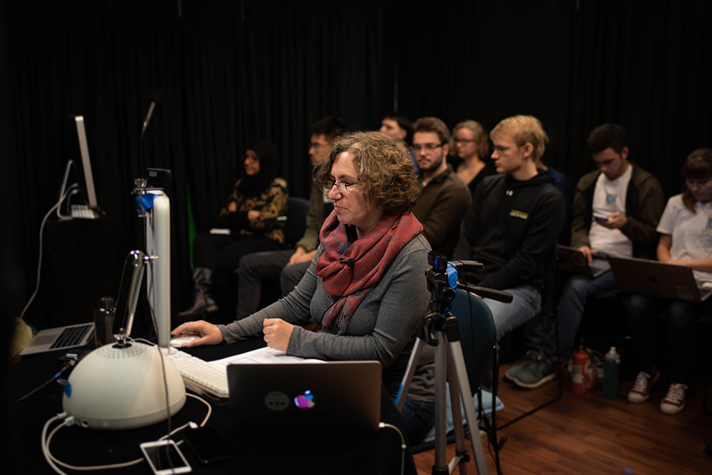 A photo of Anna Nacher performing a Traversal